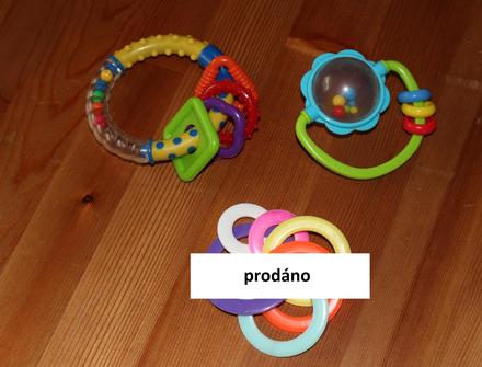 První hračky, 