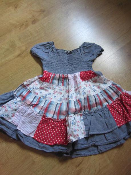 Patchwork šatičky se žabkováním, lindex,86