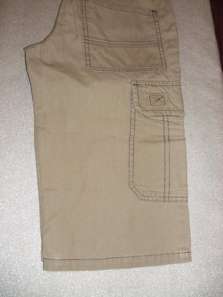 Šortky v dĺžke po kolená, 116