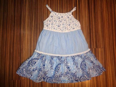 Krásné bílomodré volánové šaty, nutmeg,110