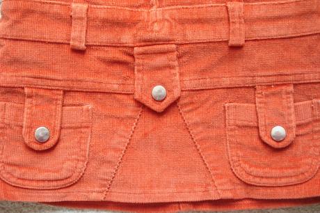 Manšestrové šatičky, 80