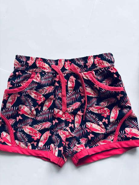 Kraťasy- v.7/8 let, mountain warehouse,128