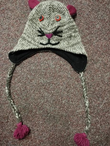 Čepice z nepálu, l