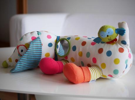 Polštářek pro hru na bříšku, pejsek mamas & papas, 