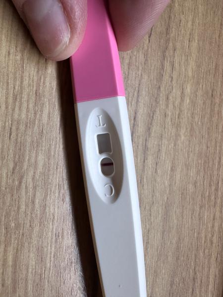 Slabá druhá čárka na těhotenském testu: Co znamená?