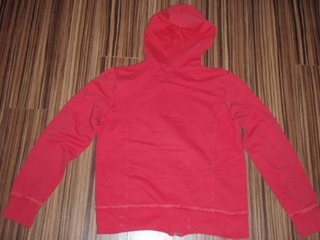 Sytě růžová mikina s vyšitými květy, 158