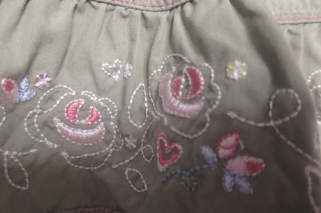 Vyšívaná sukýnka s třpytkami, marks & spencer,98