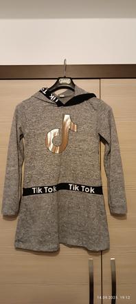 Dívčí šaty s kapucí, 140