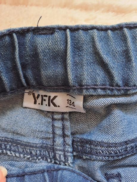 Džeginy vel. 134 jako nové, 134