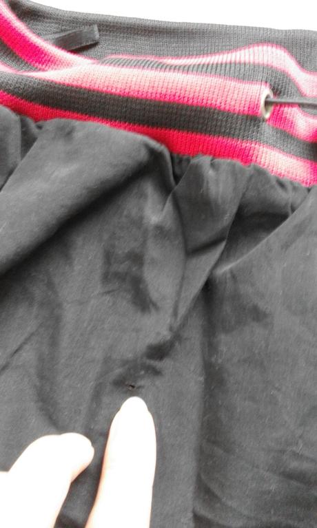 794 - sportovní kalhoty, 152