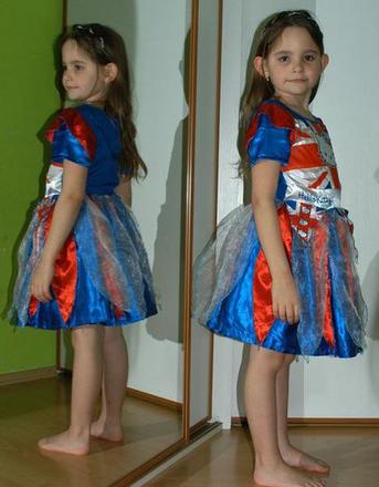 Karnevalové šaty hello kitty, 