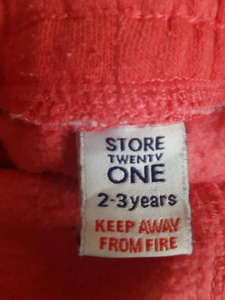 Tepláky značky store twenty one vel. 2-3 roky., 98