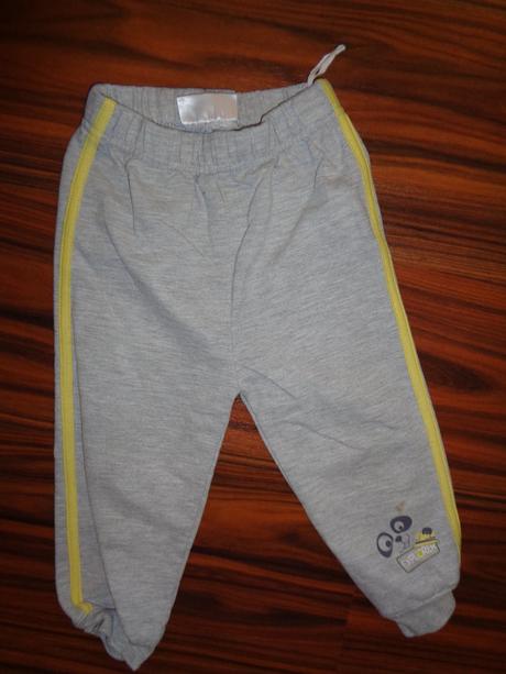 Balíček tepláků pro kluka- devět kusů-velikost 80, 68–80