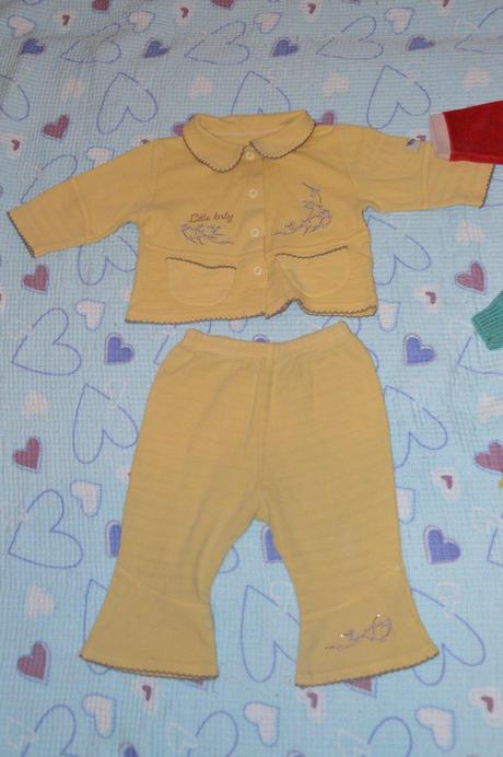 Žlutá tepláková souprava, mikina a tepláčky, 68