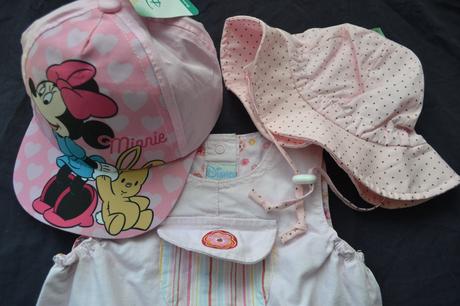 Šaty disney,klobouček a kšiltovka na 4-6 měs, disney,68