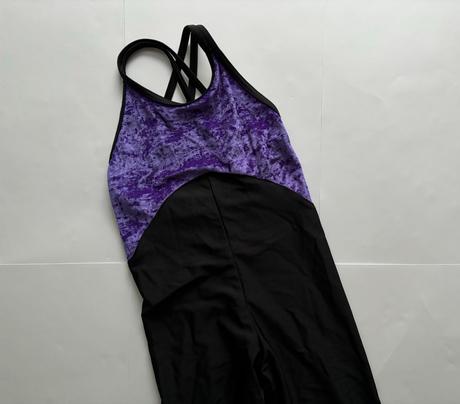 An14/ dres gymnastický - v.cca 6/8 let, 122