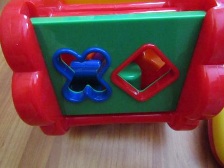 Hračky pro batolata-vkládačka,rumbakoule,tvary,bar,