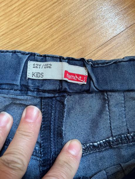 Bezva pohodlné měkoučké džínové kratasy, name it,152