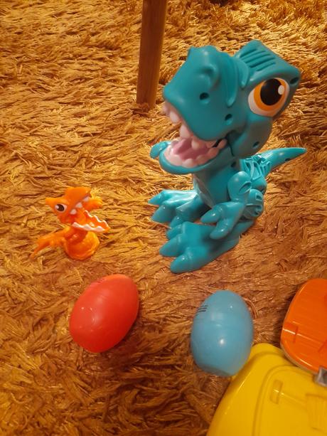 Dinosauři na modelínu tesco,