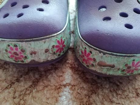 Cross svítící nošené 23-24-stelka cca 15cm, 23