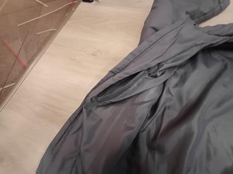 Přechodová bunda, 36