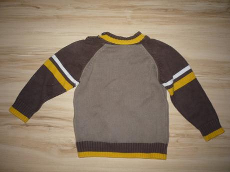 Hnědý svetr s dinosaurem, dopodopo,92