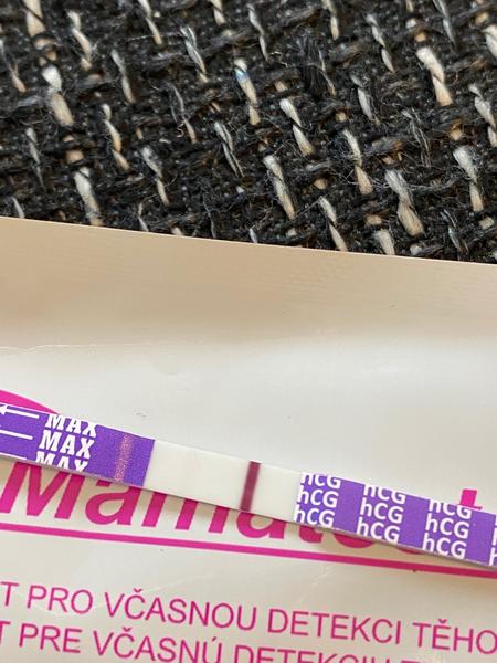 Jsem těhotná? Vidíte tam někdo ducha?