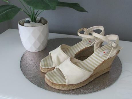 Letní sandály na klínku, 40