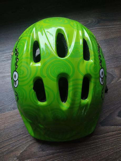 Cyklistická přilba, m