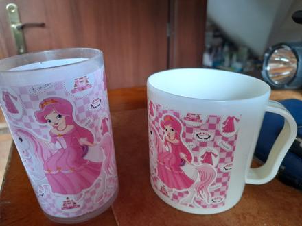 Kelímek a hrnek tvrdý a plastový s princeznou, 