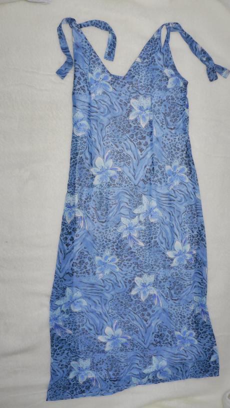 Modre saty s kvety, 40