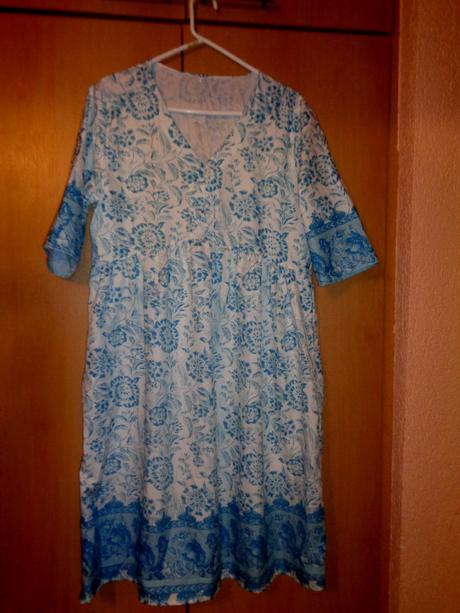 Krásné květované bílotyrkysové šaty, xl