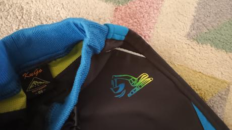 Jarní softshellové kalhoty s bagrem vel.86, kugo,86