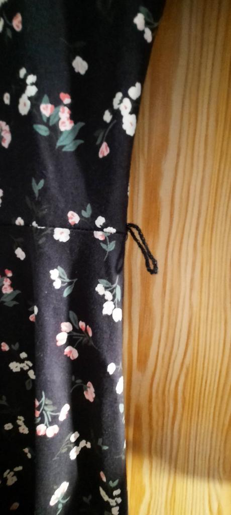 Šaty - jak na běžné nošení tak i slavnostnější, c&a,158