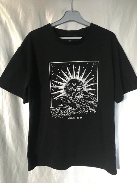 Vel. xs černé triko se sluncem, xs