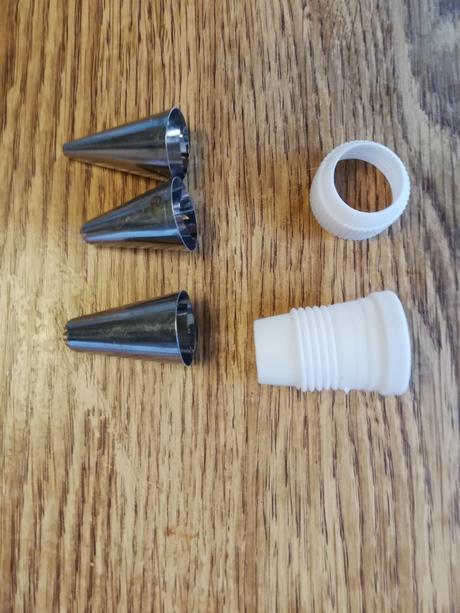 Sáček na zdobení silikonový s nerezovými nástavci.,