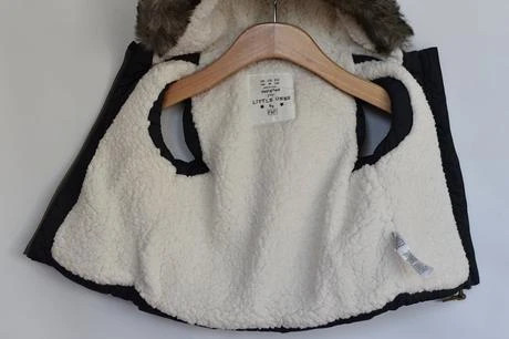 Zateplená vesta vel. 3 - 6 m, f&f,68