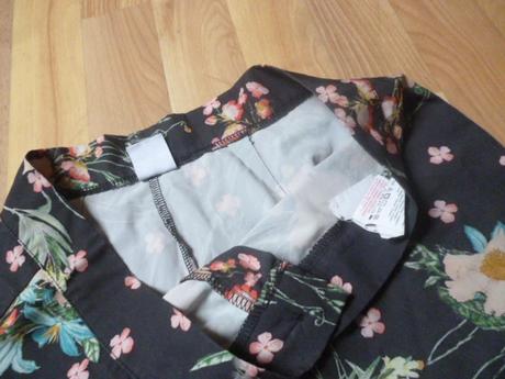 Lehké kytkaté kratasy vel. m pro maminy, vero moda,m