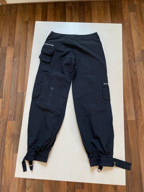 Černé kargo kalhoty, vel 12 ans ale řekla bych vět, 152