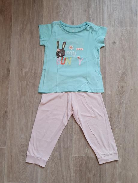 Dvoudílné pyžamo, lupilu,86