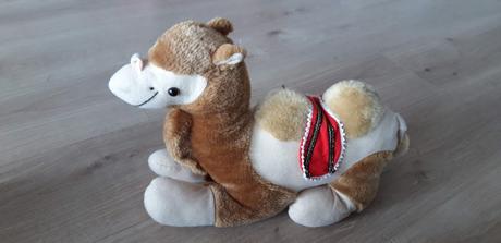 Krásní plyšáci velbloud, slon a tygr, 