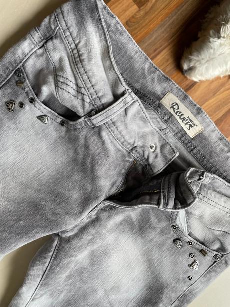 Šedé džíny, chybí knoflík, vel m, revers, s