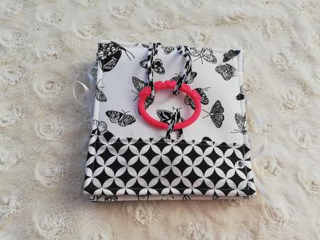 Kontrastní quiet book,