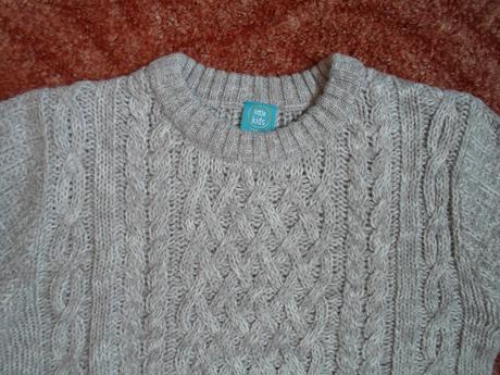 Šedý teplý svetr svetřík, 134