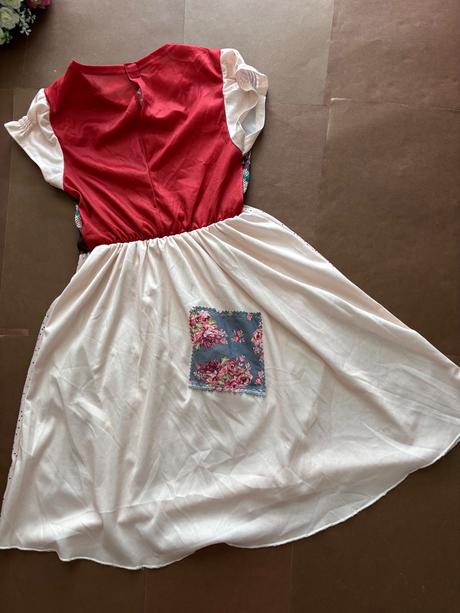 An20/ kostým děvečka - v.cca 5/6 let, 