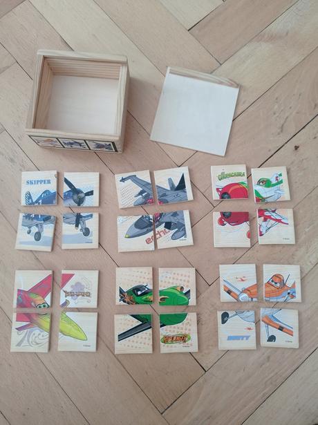 Dřevené puzzle letadla,