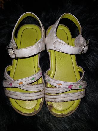 Dívčí sandále květy vel. 28, vnit.stélka 17.5 cm, 28