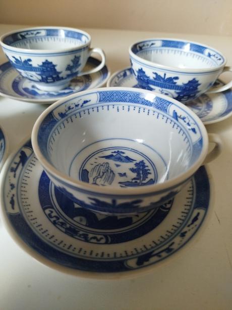 Sada hrnky s podšálky, 