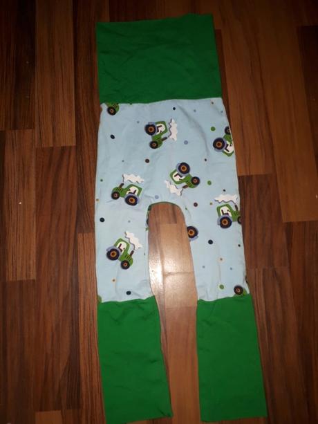 Rostoucí tepláky s auty 86, 86