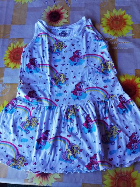 Šatičky s koníky hello kitty vel. 110/116., 110